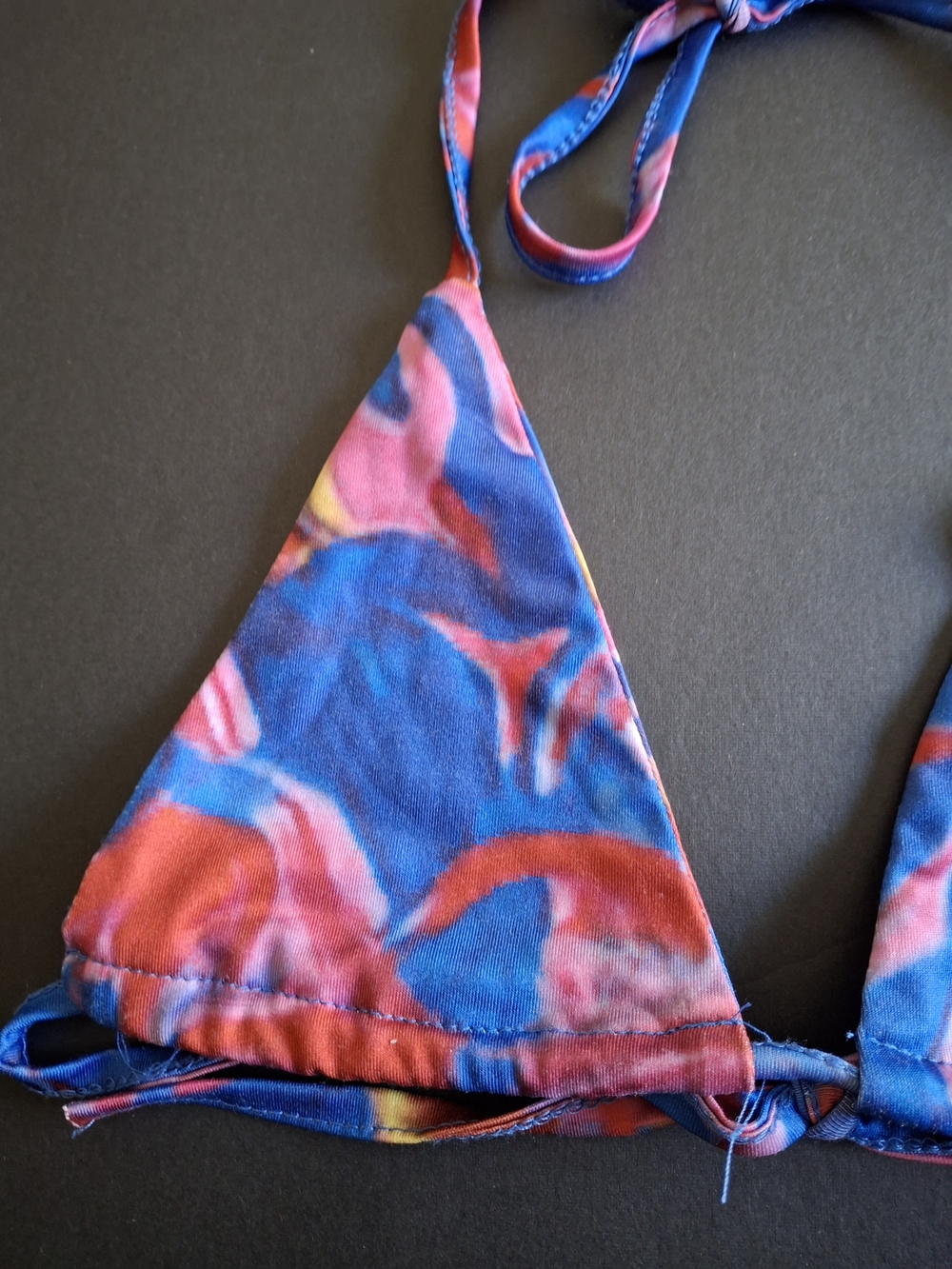 Colorful Abstract Ruched Tie-Side Crop Top & Matching Triangle Top Set - Picture 4 of 11